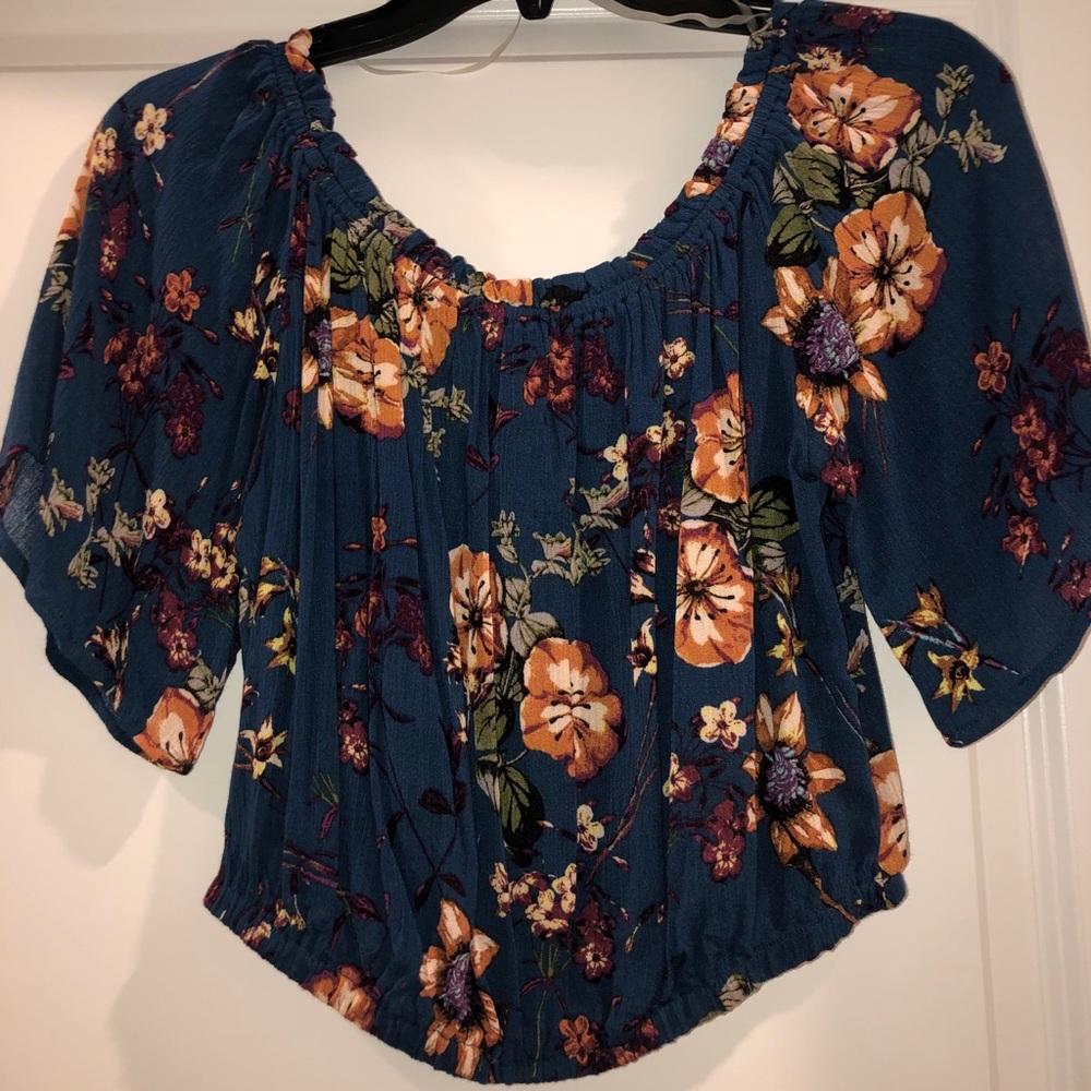 blue crop top